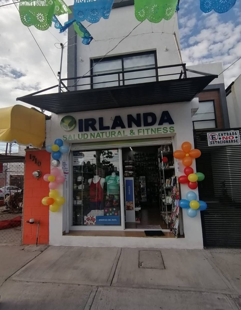 Fachada de la tienda de herbolaria en El Vergel, Querétaro