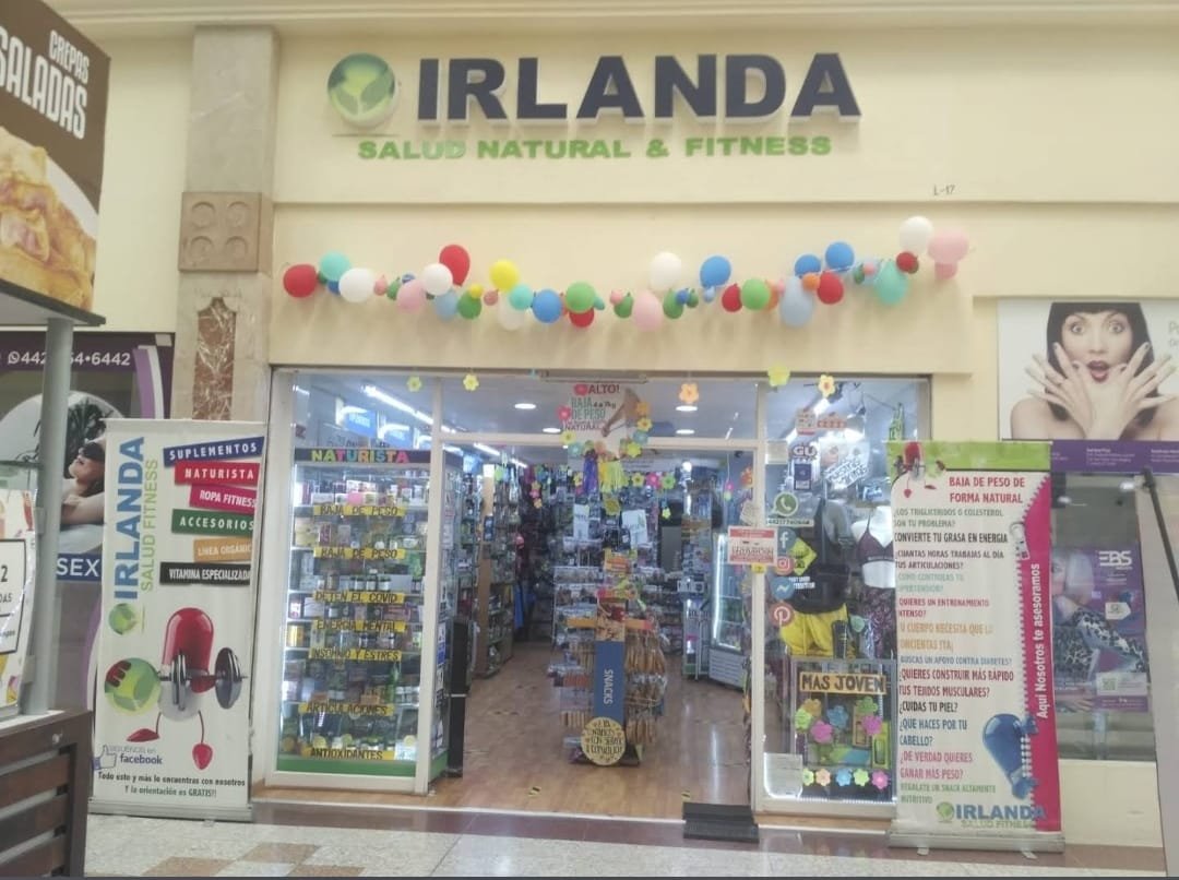 Fachada de la tienda de suplementos en Bernardo Quintana